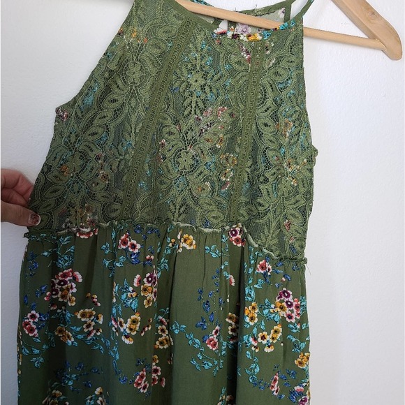 TARGET | GREEN DRESS - Picture 4 of 12